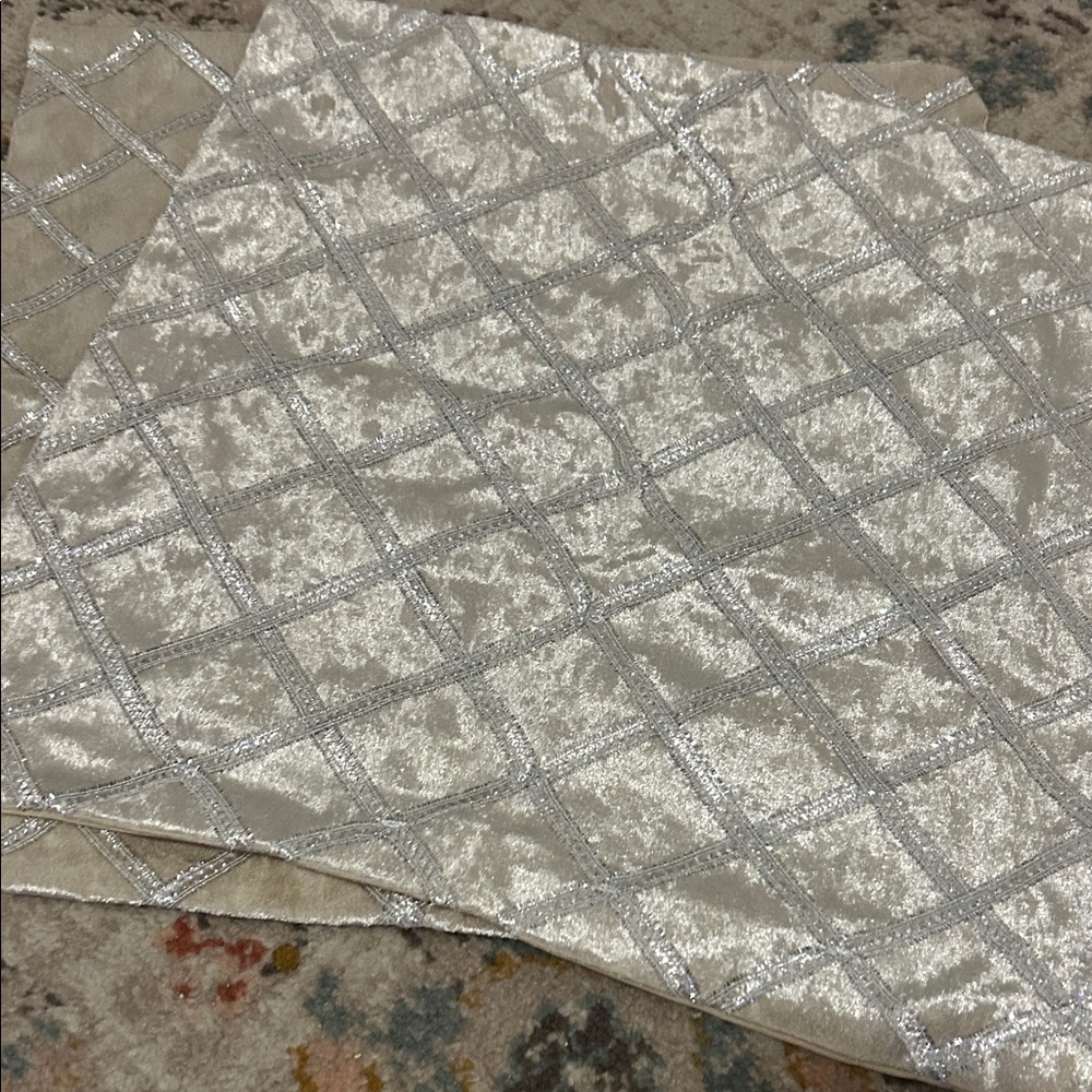 Silver and sequence, Jacard pillowcases